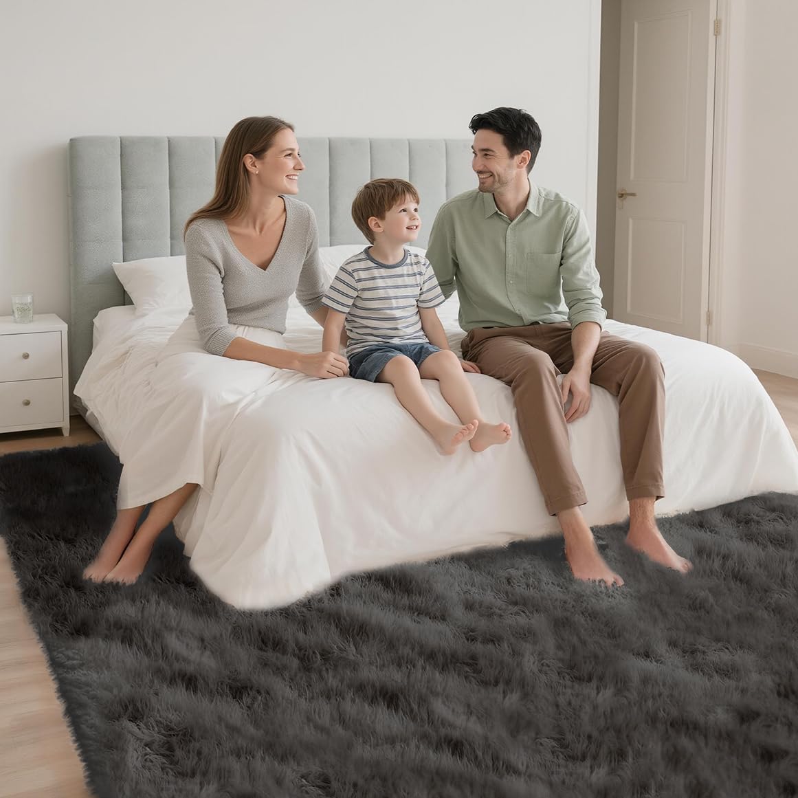 Shag Grey Small Rug 2x3 Area Rugs for Bedroom Dorm Bedside Living Room, Non-Slip Ultra Fluffy Soft Area Rugs for Entry, Kids Room, Study, Office, Playroom, Modern Small Carpet Décor