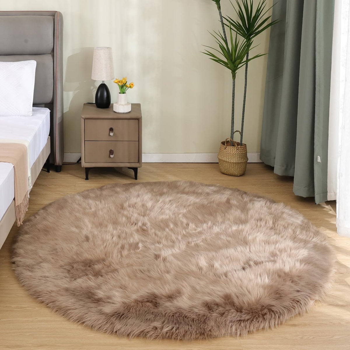 Latepis White Faux Fur Sheepskin Rug 4x6 for Living Room, Fuzzy Rugs Fluffy Washable Rug for Bedroom, Playroom, Luxury Room Decor, Rectangle