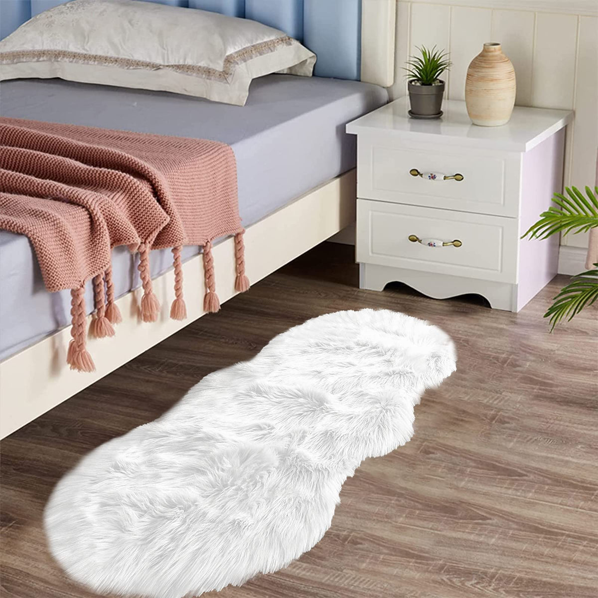 Latepis White Faux Fur Sheepskin Rug 4x6 for Living Room, Fuzzy Rugs Fluffy Washable Rug for Bedroom, Playroom, Luxury Room Decor, Rectangle