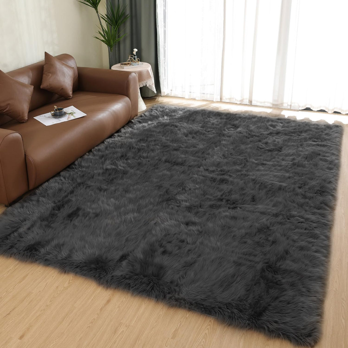 Latepis White Faux Fur Sheepskin Rug 4x6 for Living Room, Fuzzy Rugs Fluffy Washable Rug for Bedroom, Playroom, Luxury Room Decor, Rectangle