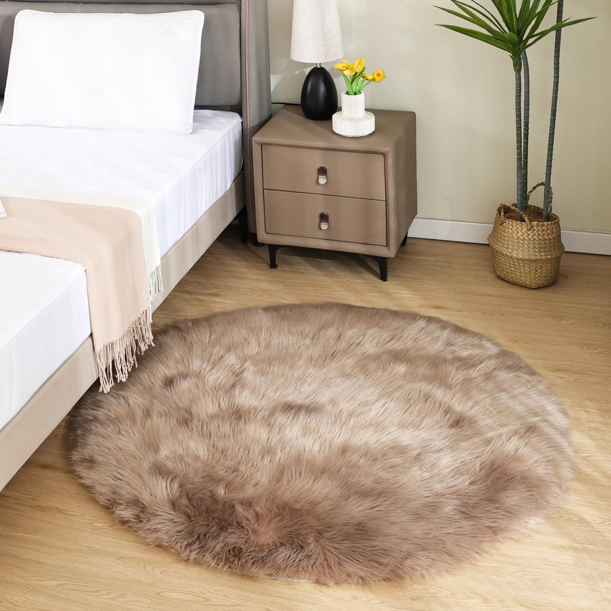 Latepis White Faux Fur Sheepskin Rug 4x6 for Living Room, Fuzzy Rugs Fluffy Washable Rug for Bedroom, Playroom, Luxury Room Decor, Rectangle
