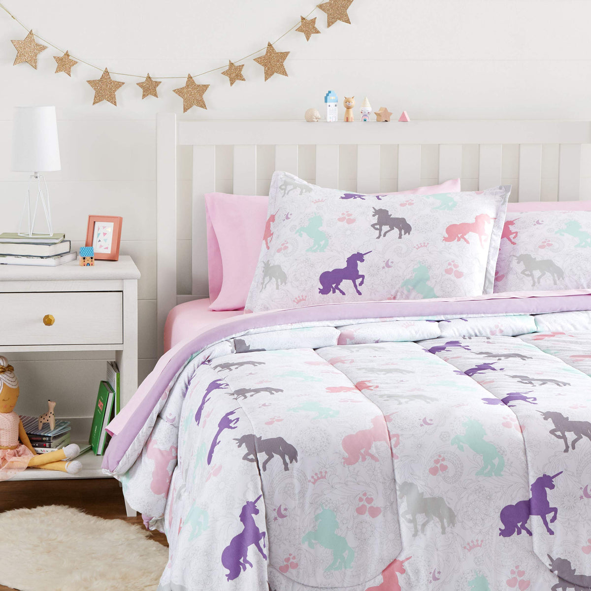 Amazon Basics 7-Piece Soft, Easy-Wash Microfiber Kid's Bed-in-a-Bag Bedding Set with Sheet and Comforter, Full/Queen, Unicorn Print