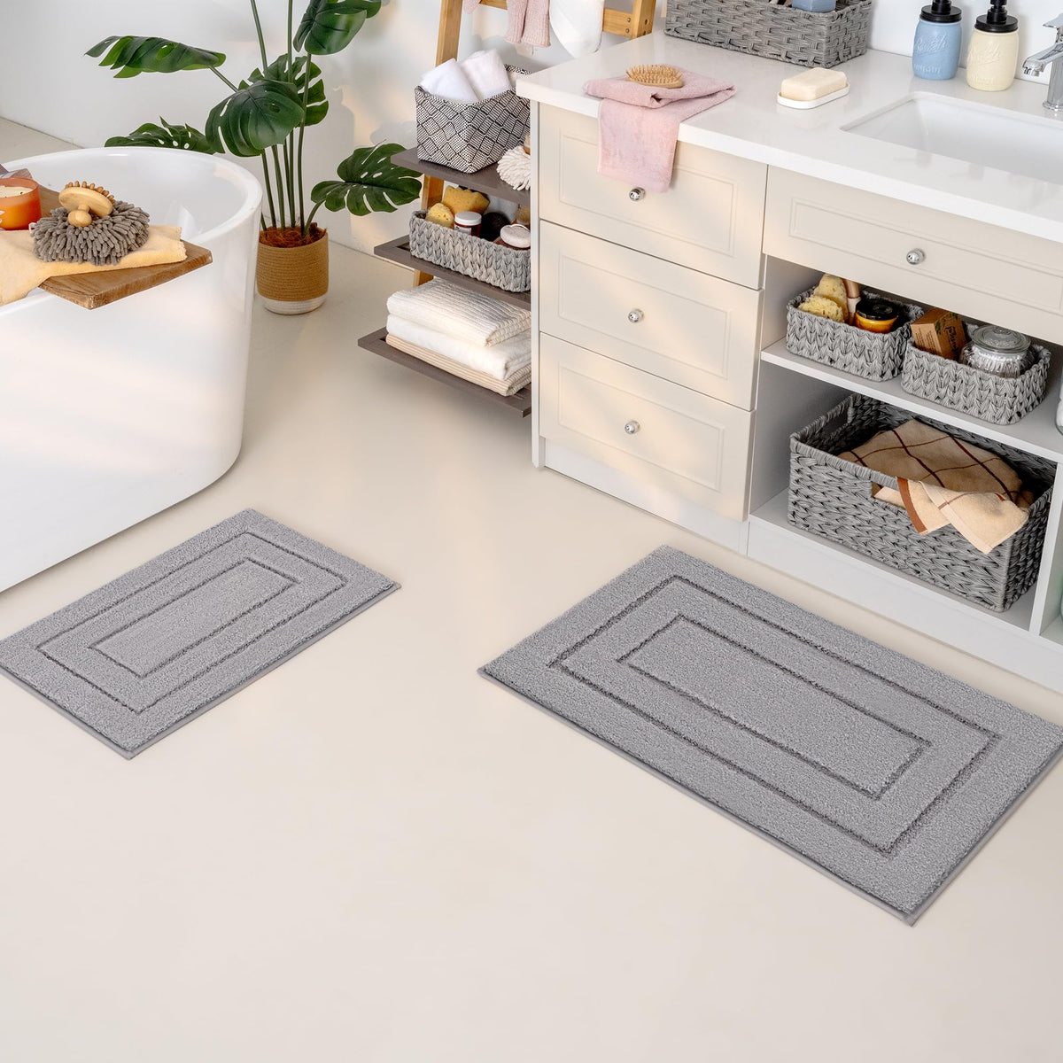 GRANNY SAYS Gray Bathroom Rug 16" x 24", Non-Slip Microfiber Bath Mat