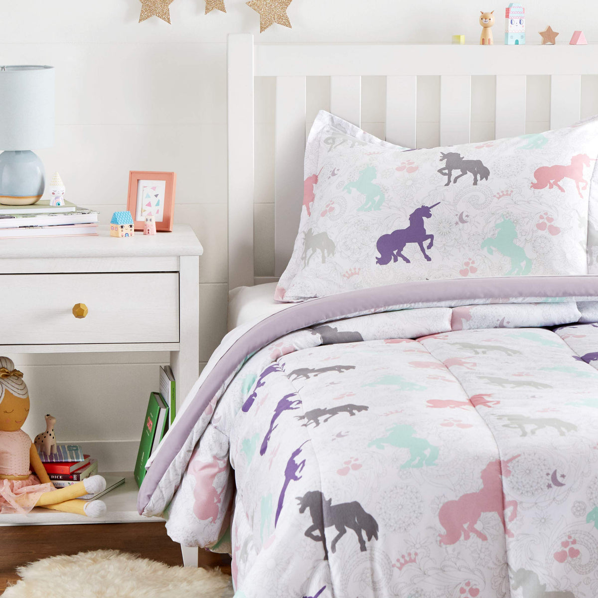 Amazon Basics 2-Piece Soft Microfiber Kid's Comforter and Pillow Sham Set, Twin, Dinosaurs, Animal Print