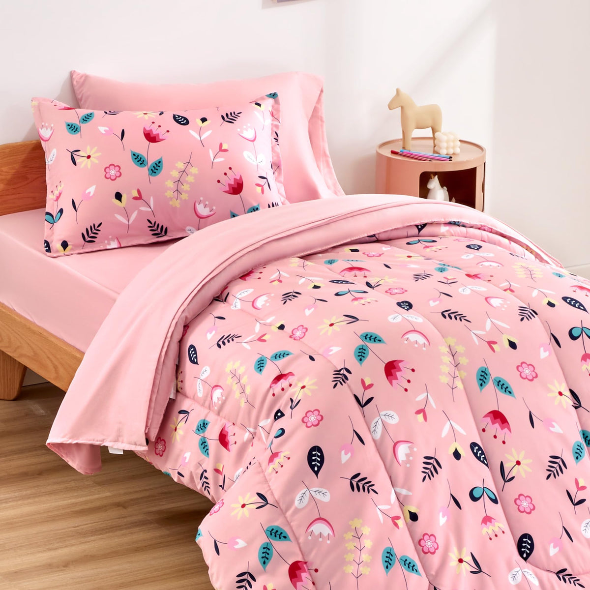 SLEEP ZONE Kids Bedding Twin Comforter Set - Super Soft & Cute Printed 2-Piece Comforter Set All Seasons for Boys, Girls, Fade Resistant, Machine Washable, Princess Castle