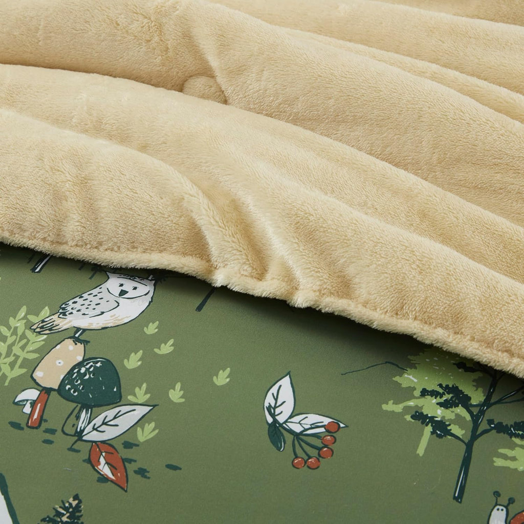 Intelligent Design Kids Reversible Plush Green Twin Comforter Set, 2pc