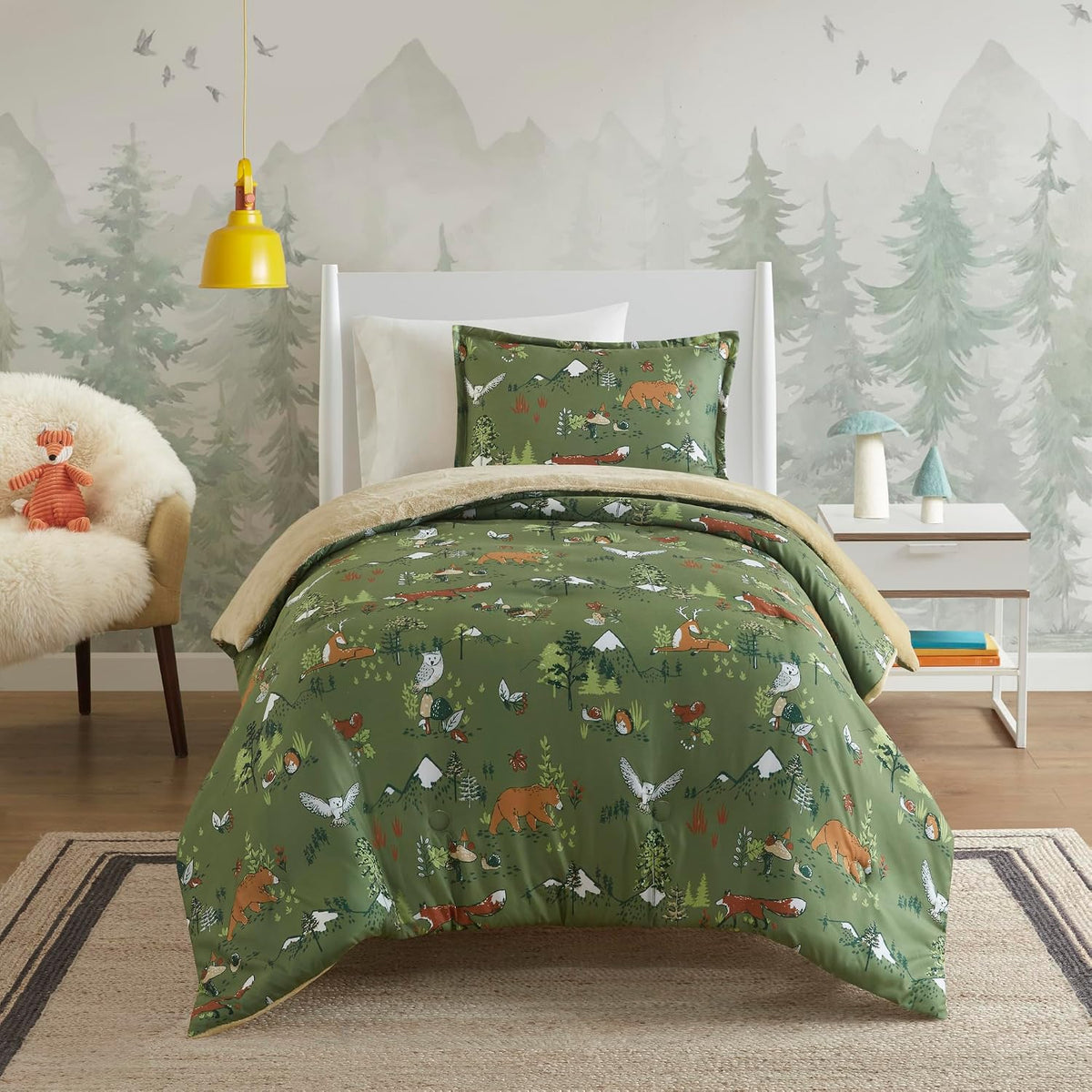 Intelligent Design Kids Reversible Plush Green Twin Comforter Set, 2pc
