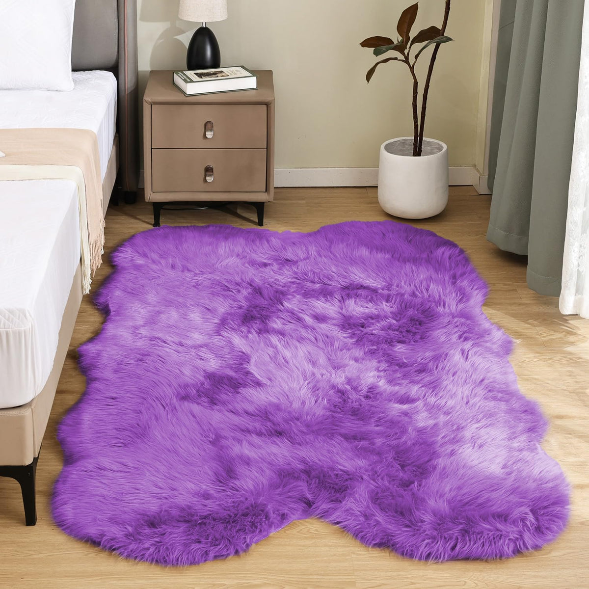 Latepis White Faux Fur Sheepskin Rug 4x6 for Living Room, Fuzzy Rugs Fluffy Washable Rug for Bedroom, Playroom, Luxury Room Decor, Rectangle