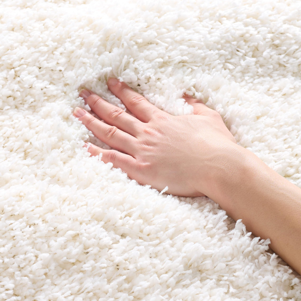 SAFAVIEH Area Rug 4x6 - California Shag Collection - Ivory, Non-Shedding & Easy to Clean, Ultra Plush Thick Pile, Ideal for Living Room, Bedroom, Dining Space (SG151-1212)