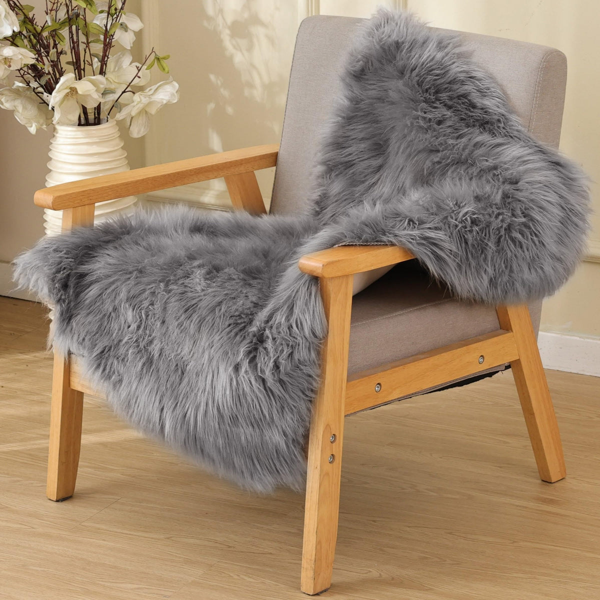 ORINOVA White Faux Sheepskin Fuzzy Fur Rugs for Bedroom Small Machine Washable Fluffy Area Rugs for Living Room 2x4 Shag Nursery Rug