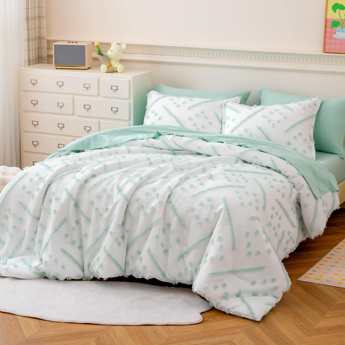 Amazon Basics Kids' Pink Bedding Set, 5-Piece Jacquard Bed-in-a-Bag with Comforter, Fitted Sheet, Flat Sheet, Pillowcase, Pillow Sham, Deep Pocket 16", All-Season, Pink Tufted, Twin