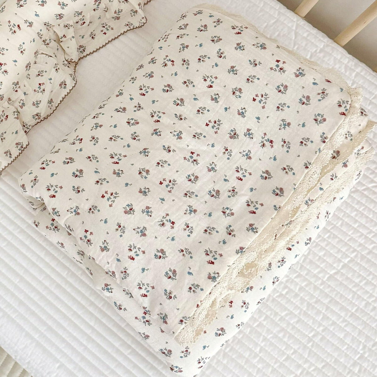 BuLuTu Carmine Flower Blanket for Girls Boys Muslin Cotton Toddler Quilt Kid Bed Soft Toddler Blankets Child Teen Bedding Decor Birthday Gifts, Camellia Pattern, 47x59 Inches