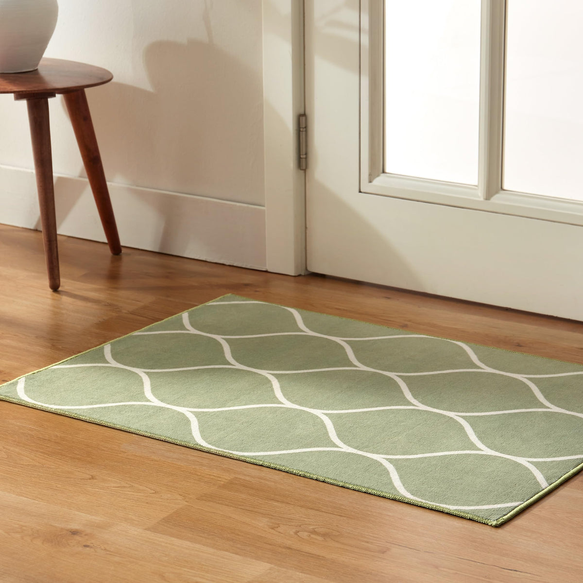 Amazon Basics Thin Indoor Area Rug, Geometric Printed Washable Home Decor Carpet for Living Room Bedroom, 4' W × 6' L, Beige Geometric