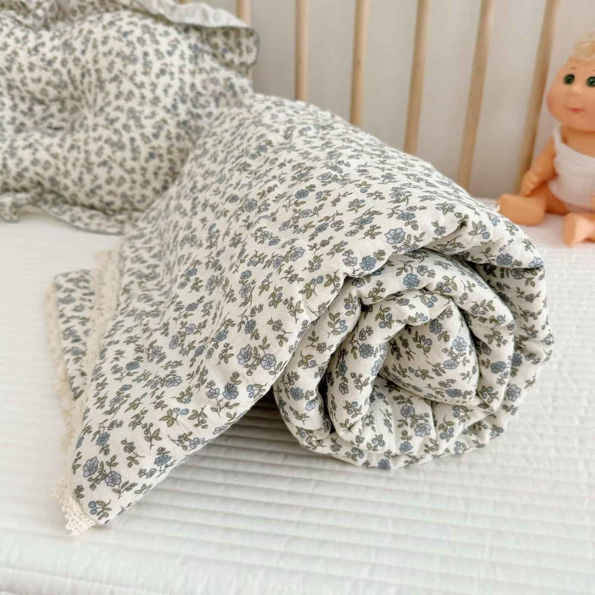 BuLuTu Carmine Flower Blanket for Girls Boys Muslin Cotton Toddler Quilt Kid Bed Soft Toddler Blankets Child Teen Bedding Decor Birthday Gifts, Camellia Pattern, 47x59 Inches