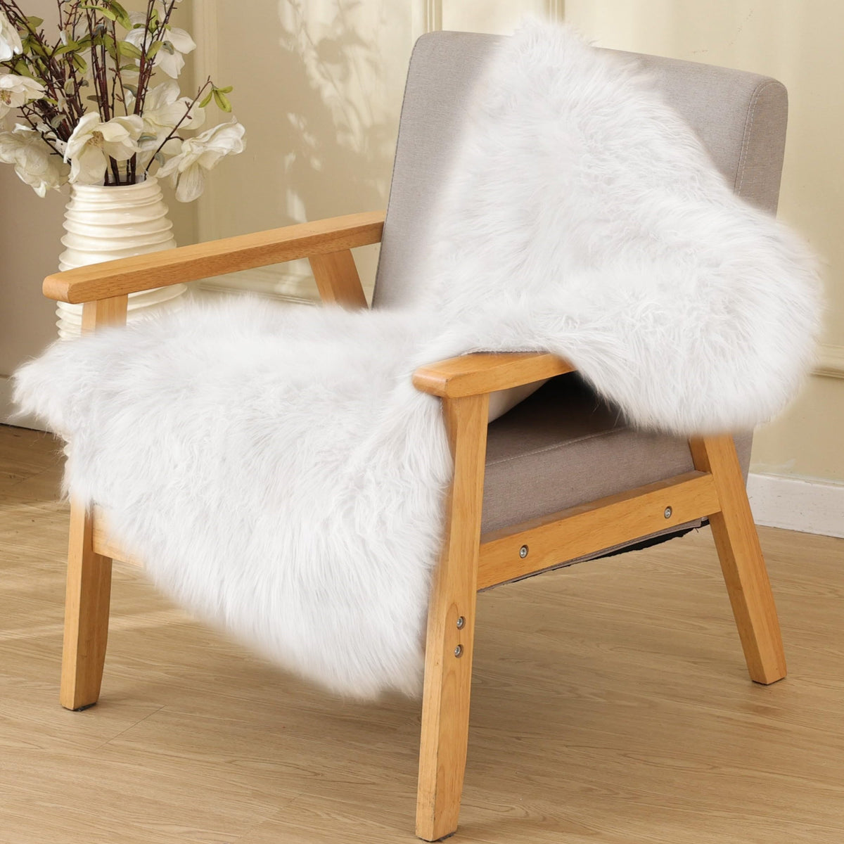 ORINOVA White Faux Sheepskin Fuzzy Fur Rugs for Bedroom Small Machine Washable Fluffy Area Rugs for Living Room 2x4 Shag Nursery Rug