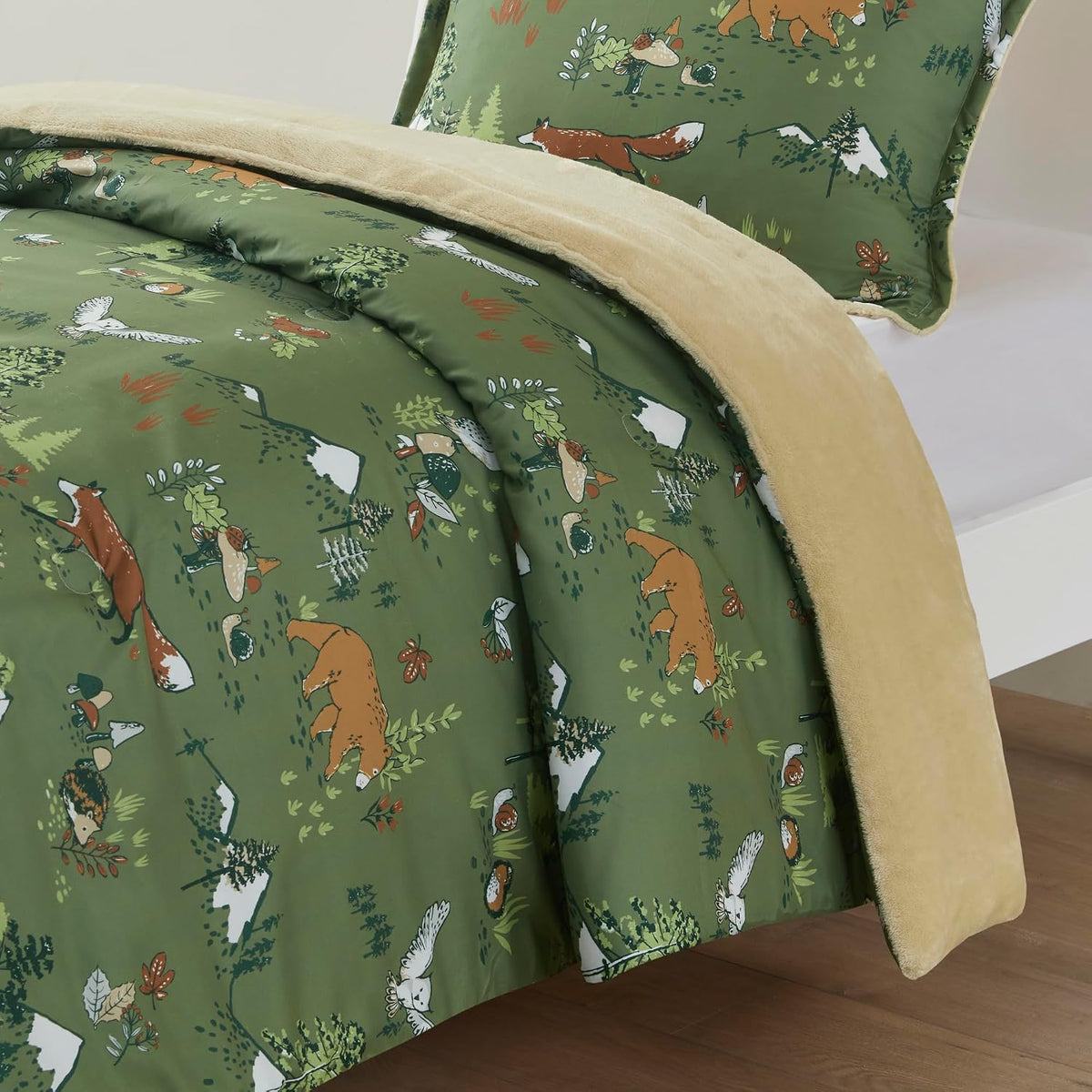 Intelligent Design Kids Reversible Plush Green Twin Comforter Set, 2pc