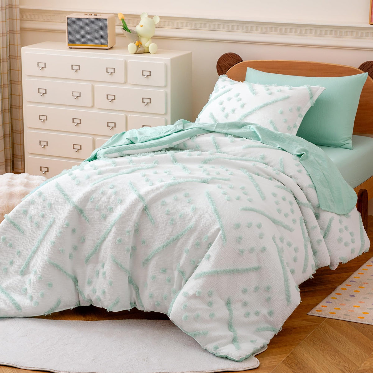 Amazon Basics Kids' Pink Bedding Set, 5-Piece Jacquard Bed-in-a-Bag with Comforter, Fitted Sheet, Flat Sheet, Pillowcase, Pillow Sham, Deep Pocket 16", All-Season, Pink Tufted, Twin