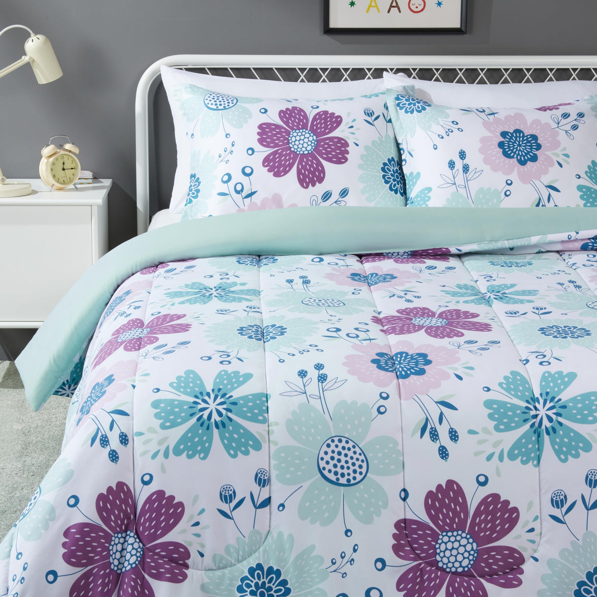 Amazon Basics 2-Piece Soft Microfiber Kid's Comforter and Pillow Sham Set, Twin, Dinosaurs, Animal Print