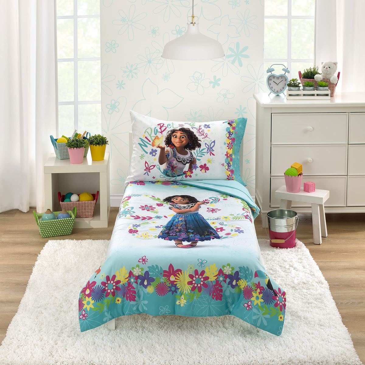 Disney 4 Piece Minnie's Fluttery Friends Toddler Bedding Set, Lavender