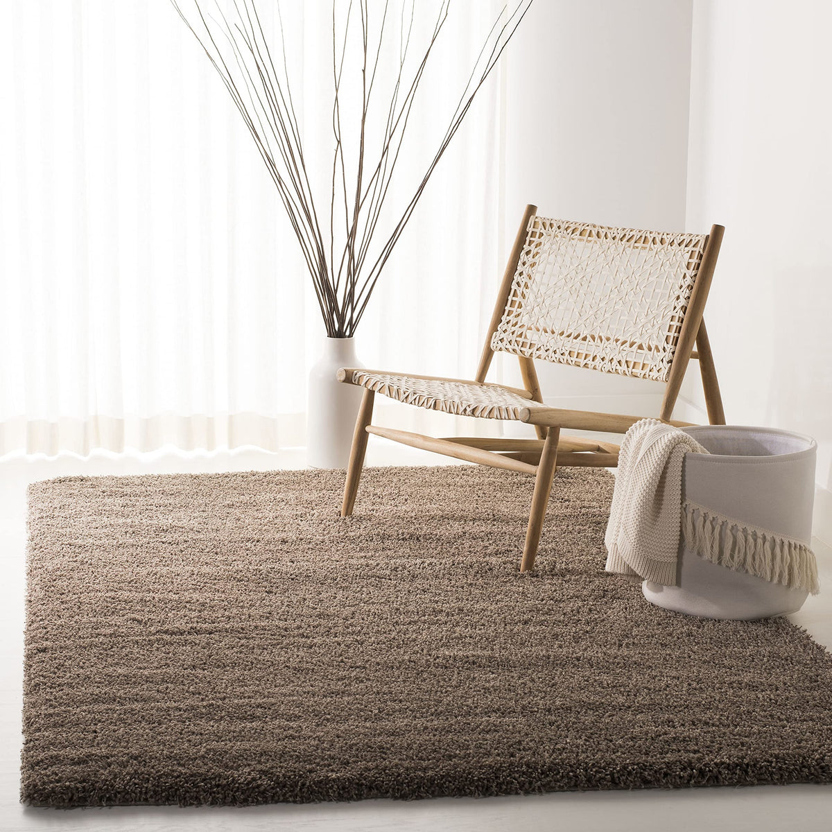 SAFAVIEH Area Rug 4x6 - California Shag Collection - Ivory, Non-Shedding & Easy to Clean, Ultra Plush Thick Pile, Ideal for Living Room, Bedroom, Dining Space (SG151-1212)