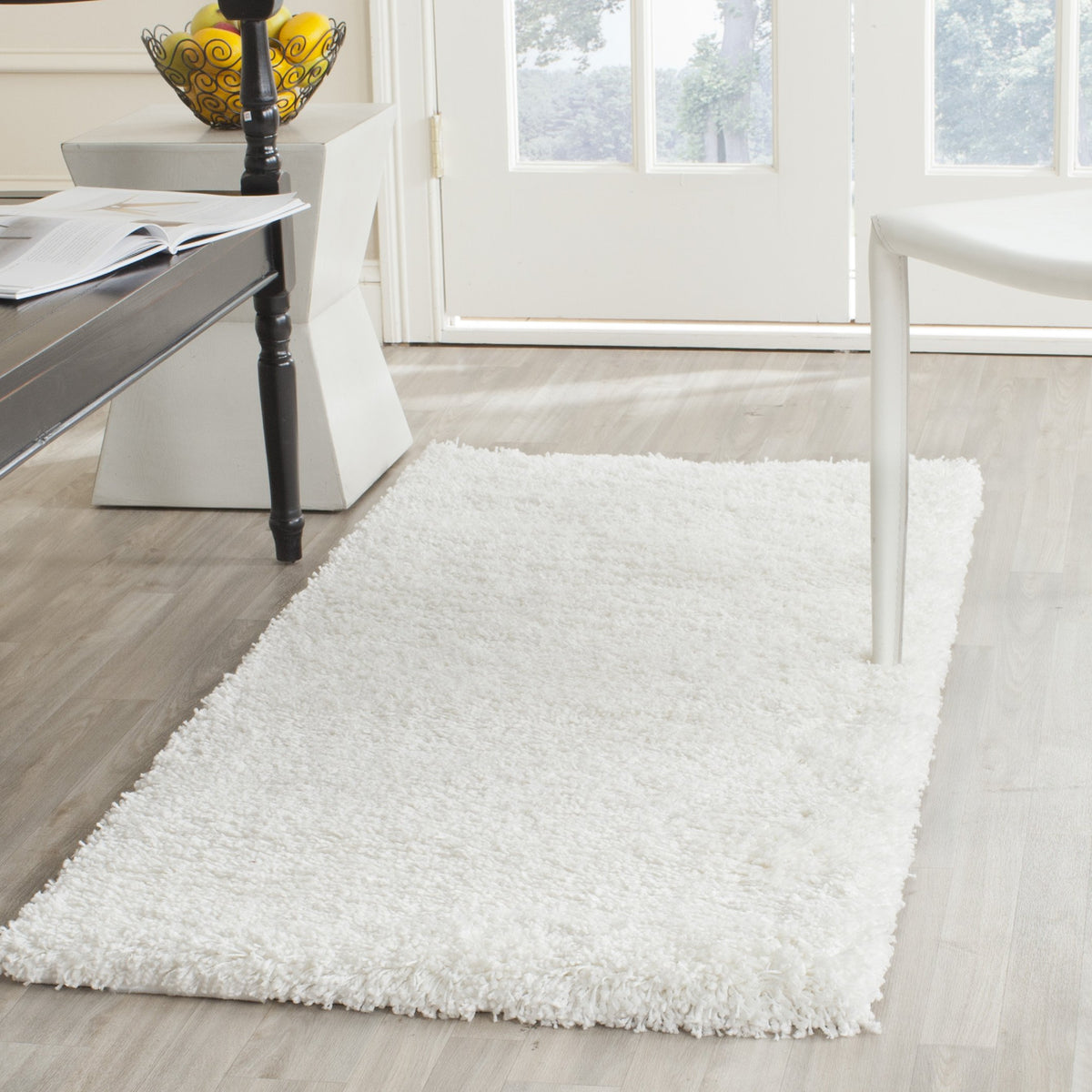 SAFAVIEH Area Rug 4x6 - California Shag Collection - Ivory, Non-Shedding & Easy to Clean, Ultra Plush Thick Pile, Ideal for Living Room, Bedroom, Dining Space (SG151-1212)