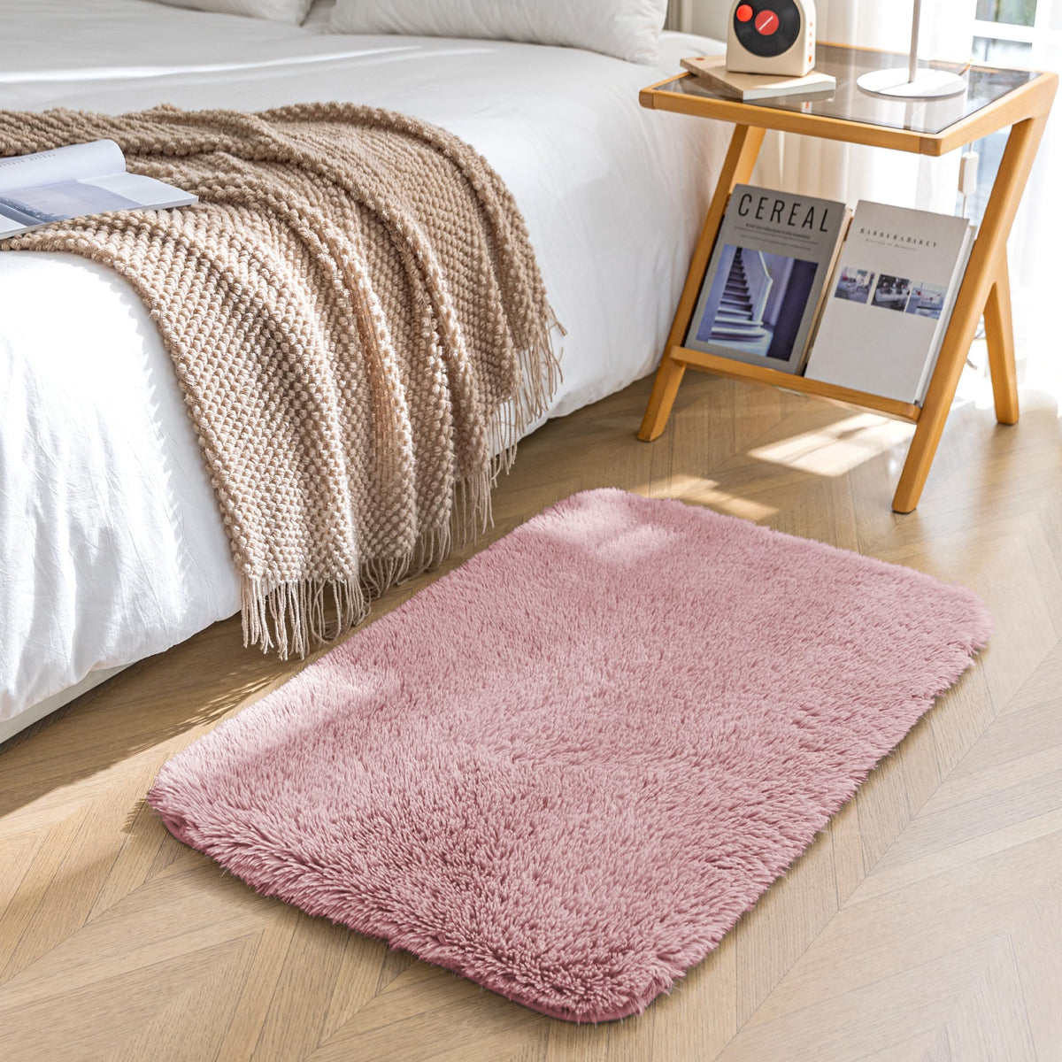 Amazon Basics Fluffy Washable Area Rug, Shaggy Carpet for Living Room, Bedroom, 4' W × 6' L, Pink