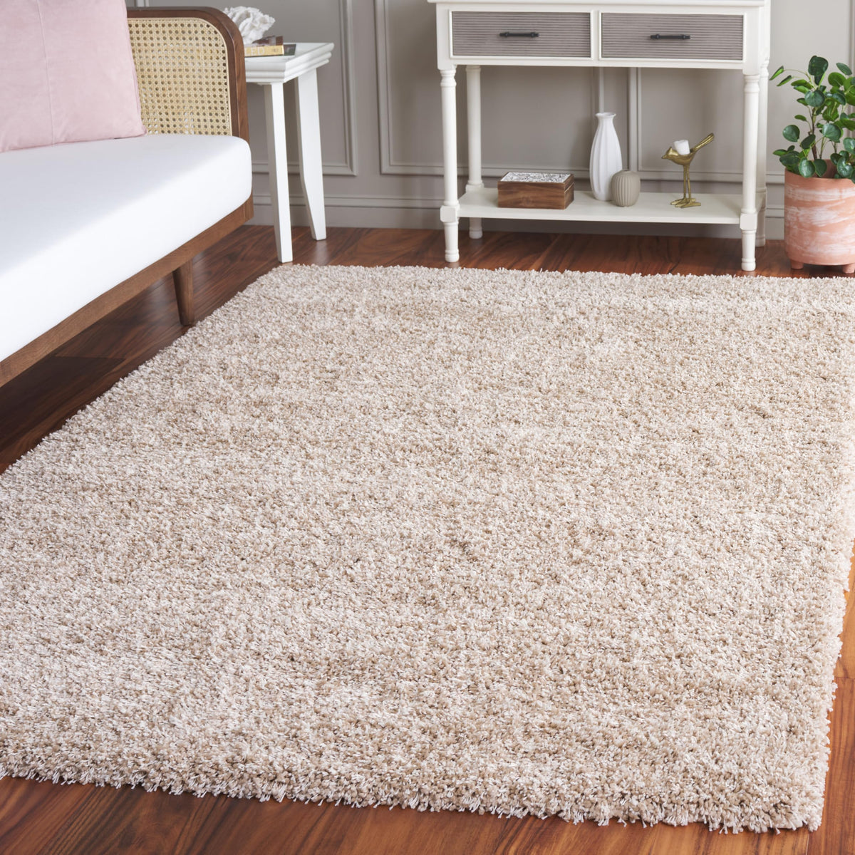 SAFAVIEH Area Rug 4x6 - California Shag Collection - Ivory, Non-Shedding & Easy to Clean, Ultra Plush Thick Pile, Ideal for Living Room, Bedroom, Dining Space (SG151-1212)