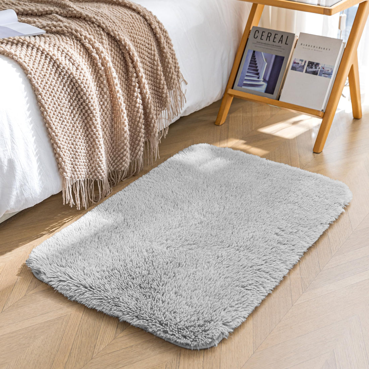 Amazon Basics Fluffy Washable Area Rug, Shaggy Carpet for Living Room, Bedroom, 4' W × 6' L, Pink