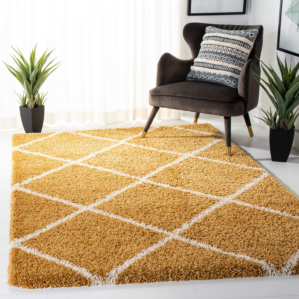SAFAVIEH Hudson Shag Accent Rug 3'x5', Soft Plush Grey & Beige SGH281J