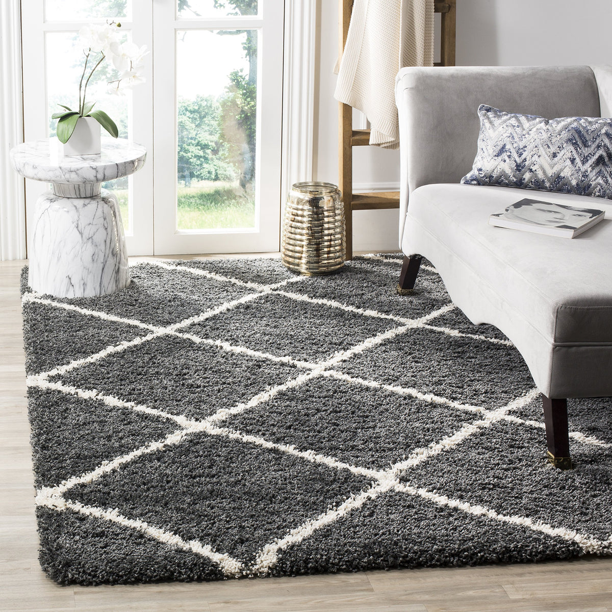 SAFAVIEH Hudson Shag Accent Rug 3'x5', Soft Plush Grey & Beige SGH281J