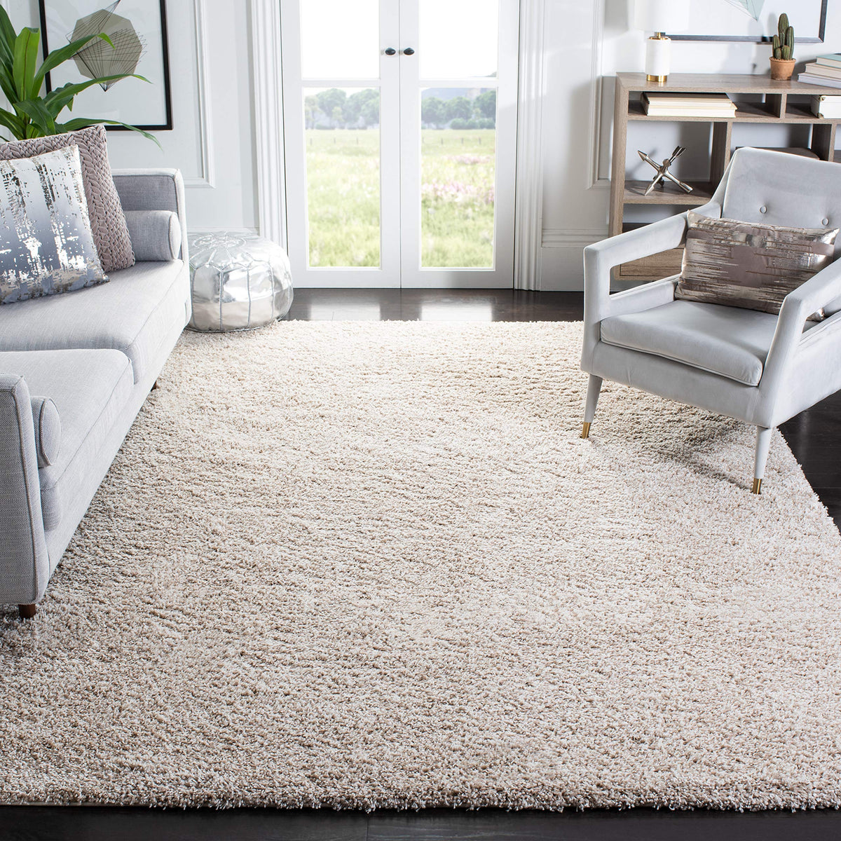 SAFAVIEH Area Rug 4x6 - California Shag Collection - Ivory, Non-Shedding & Easy to Clean, Ultra Plush Thick Pile, Ideal for Living Room, Bedroom, Dining Space (SG151-1212)