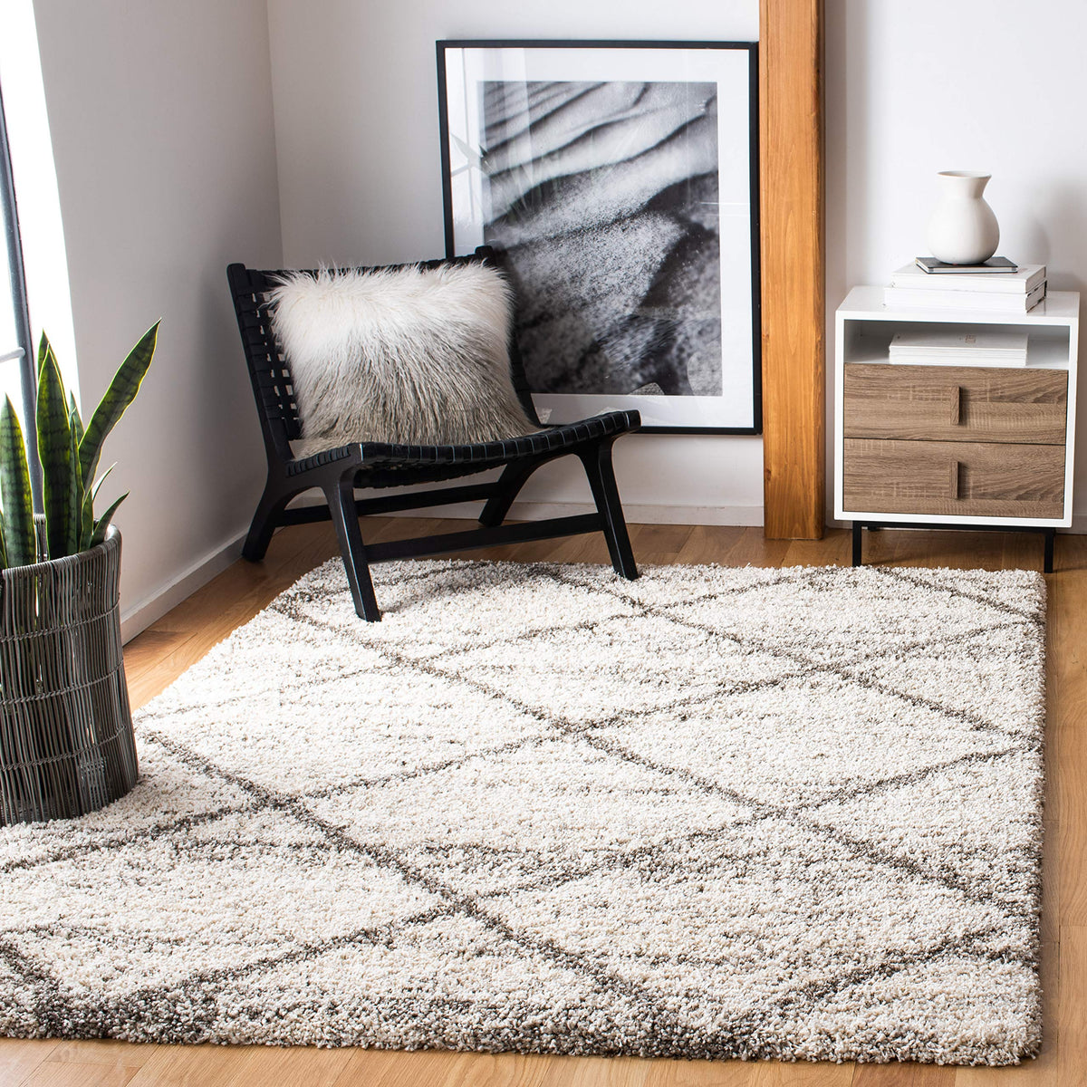 SAFAVIEH Hudson Shag Accent Rug 3'x5', Soft Plush Grey & Beige SGH281J