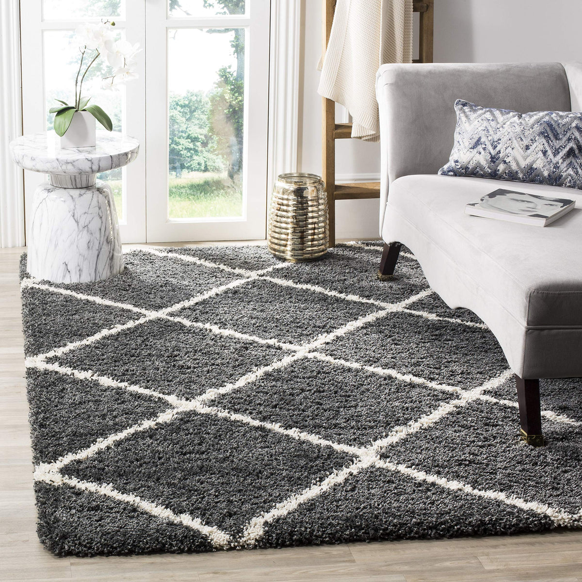 SAFAVIEH Hudson Shag Accent Rug 3'x5', Soft Plush Grey & Beige SGH281J